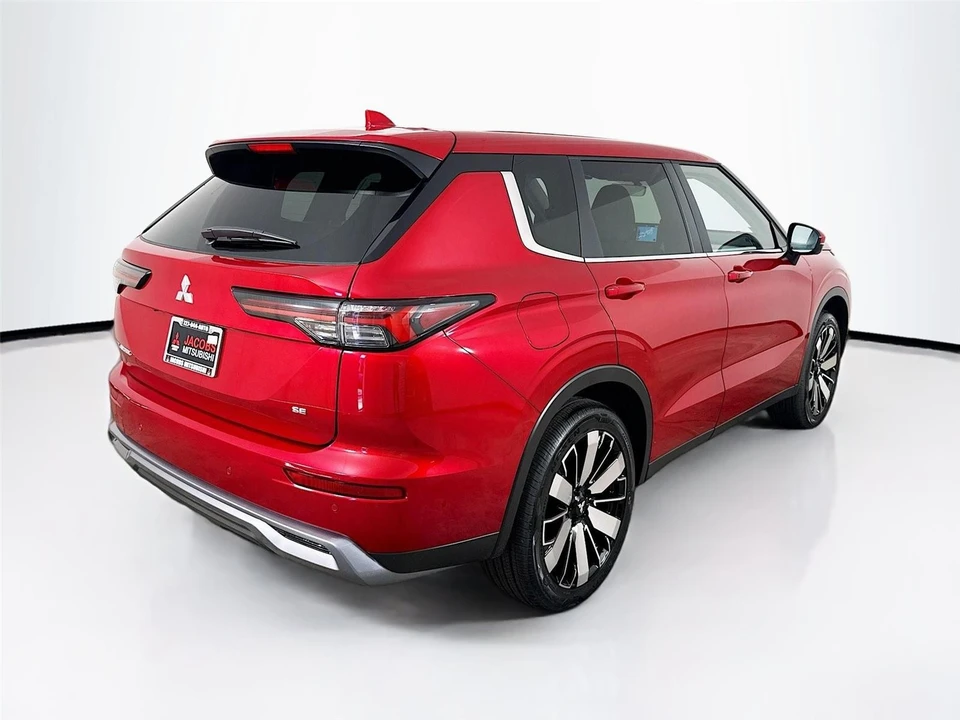 2026 Mitsubishi Outlander - Image 7 of 21