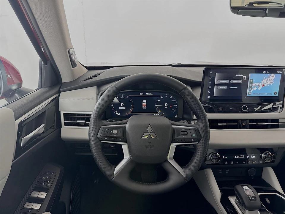 2026 Mitsubishi Outlander - Image 20 of 21