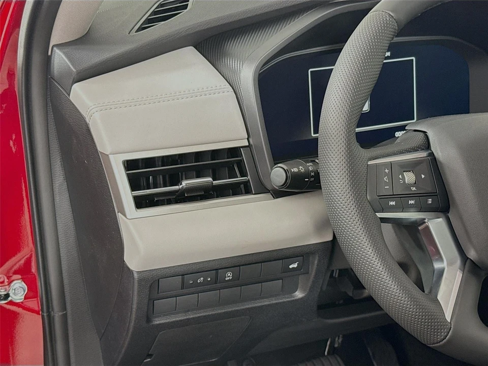 2026 Mitsubishi Outlander - Image 10 of 21