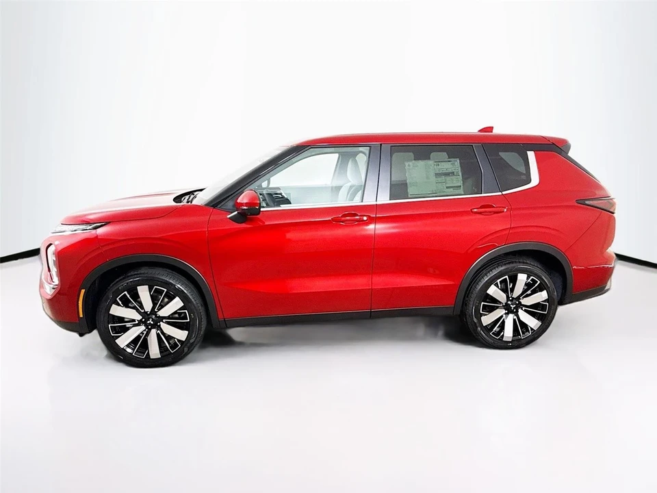 2026 Mitsubishi Outlander - Image 4 of 21