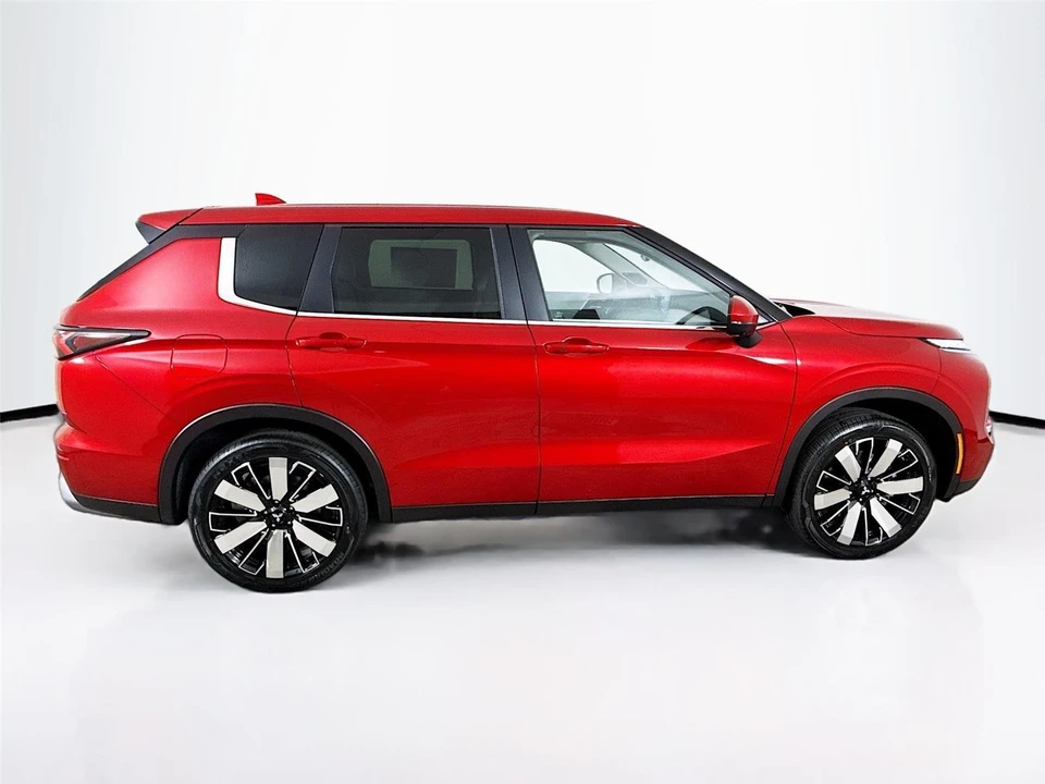 2026 Mitsubishi Outlander - Image 8 of 21