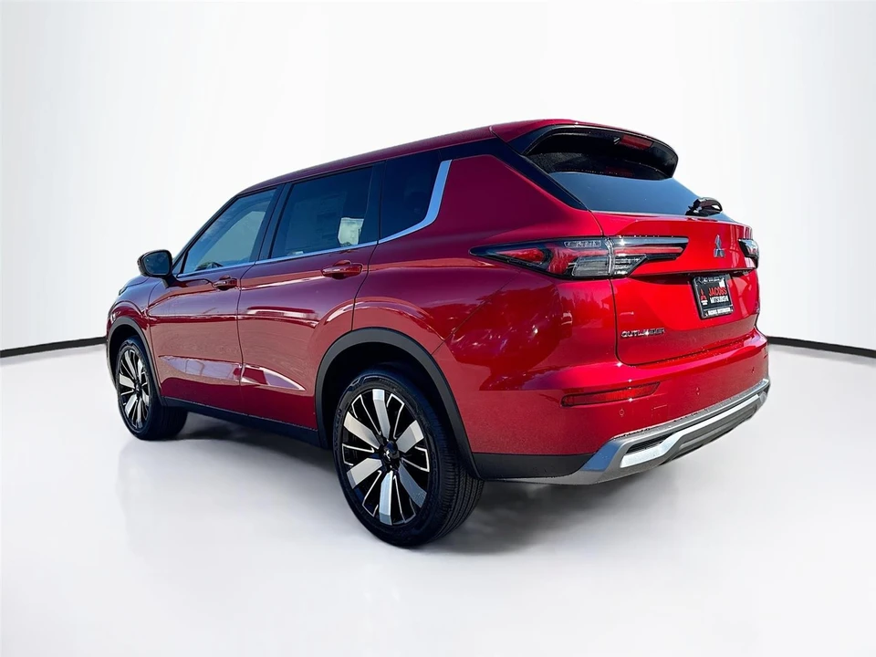 2026 Mitsubishi Outlander - Image 5 of 21