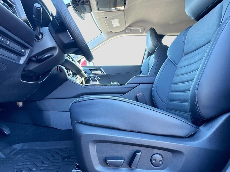 2026 Mitsubishi Outlander - Image 18 of 21