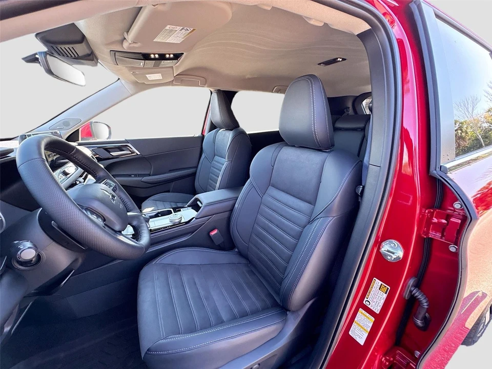 2026 Mitsubishi Outlander - Image 19 of 21