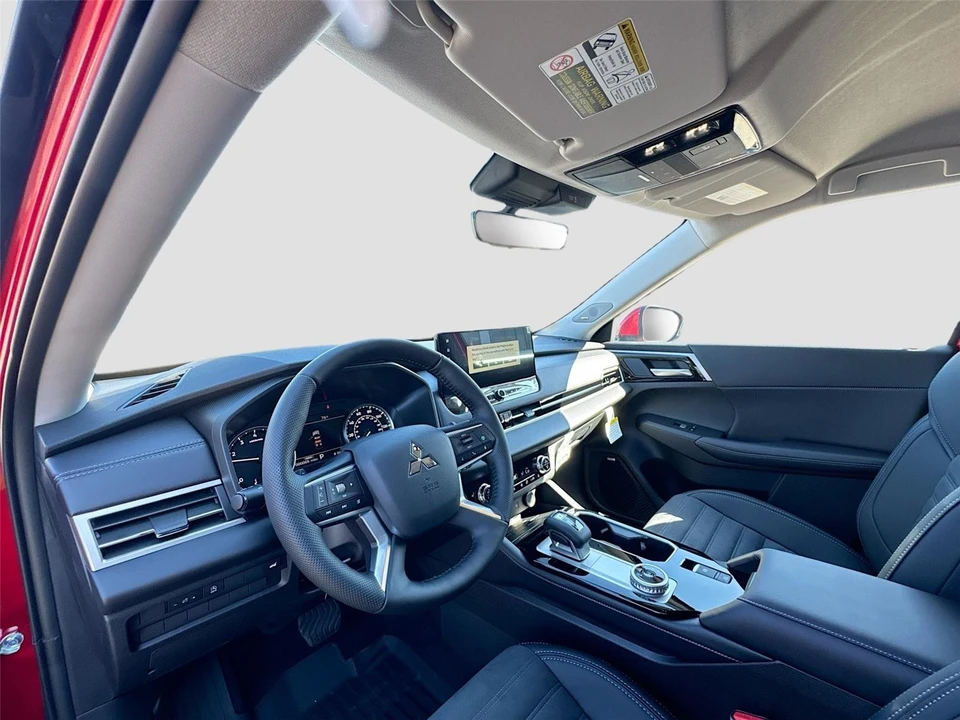2026 Mitsubishi Outlander - Image 9 of 21