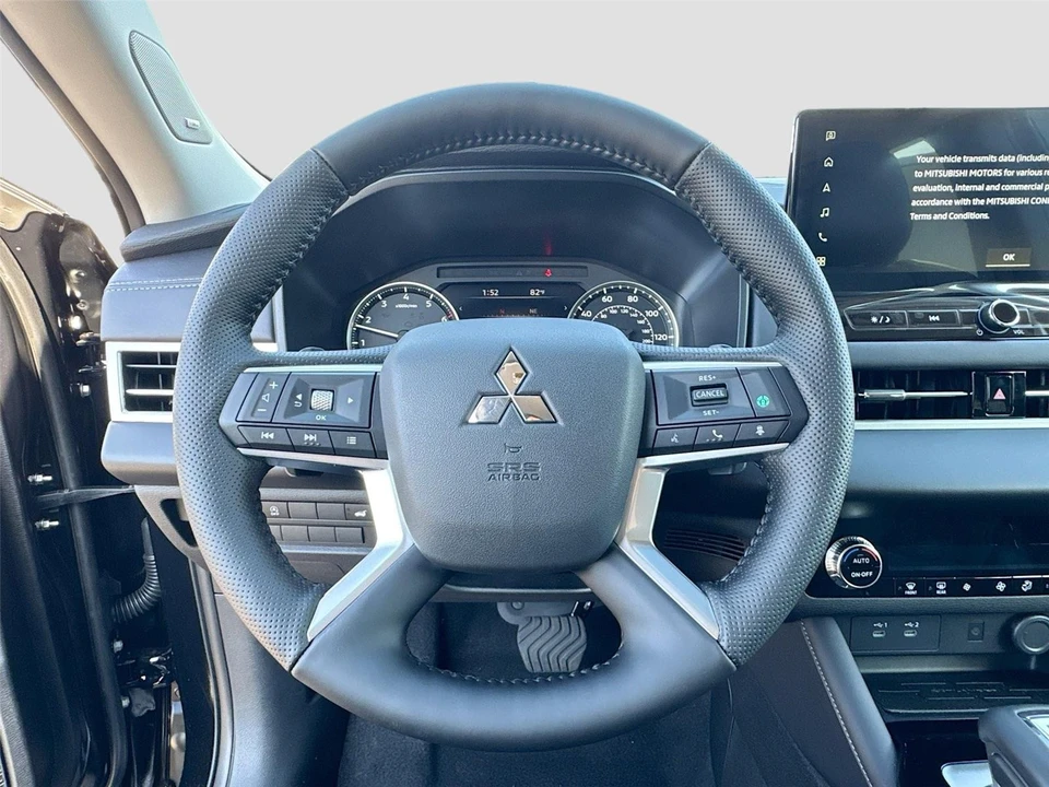 2026 Mitsubishi Outlander - Image 11 of 21