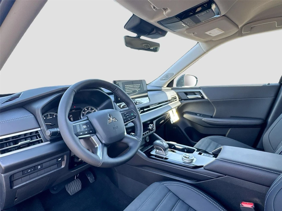 2026 Mitsubishi Outlander - Image 9 of 21