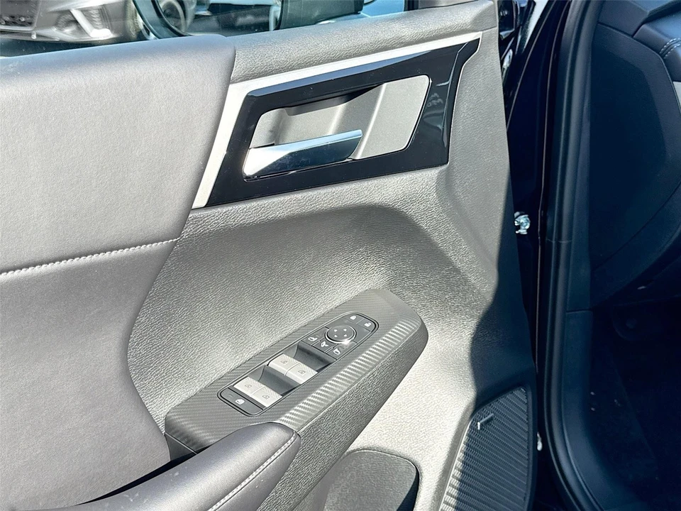 2026 Mitsubishi Outlander - Image 16 of 21
