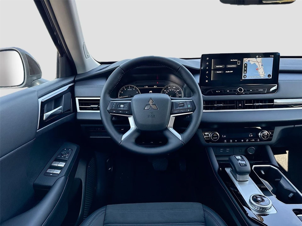2026 Mitsubishi Outlander - Image 20 of 21
