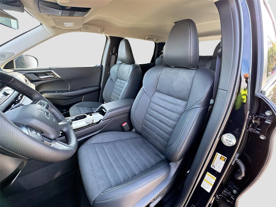 2026 Mitsubishi Outlander - Image 19 of 21