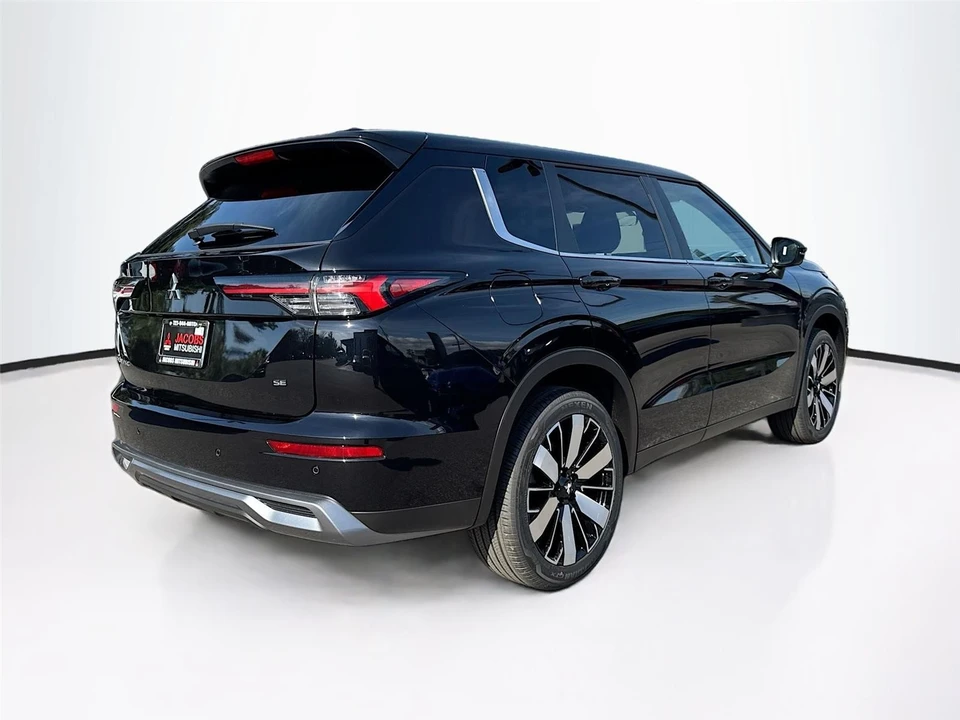 2026 Mitsubishi Outlander - Image 7 of 21