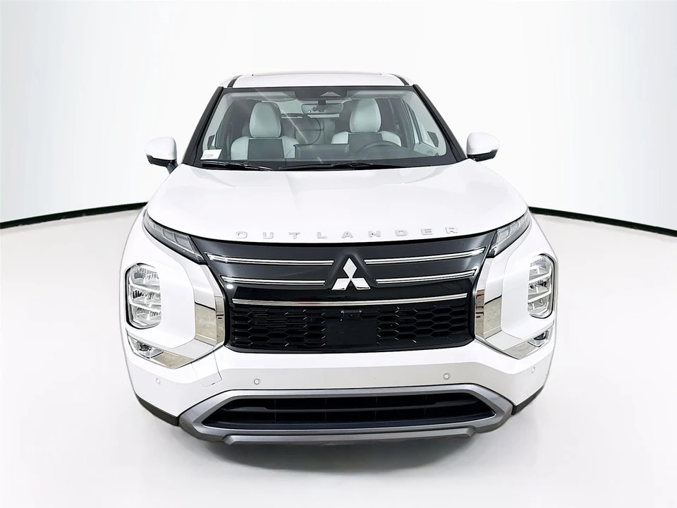 2026 Mitsubishi Outlander - Image 2 of 21