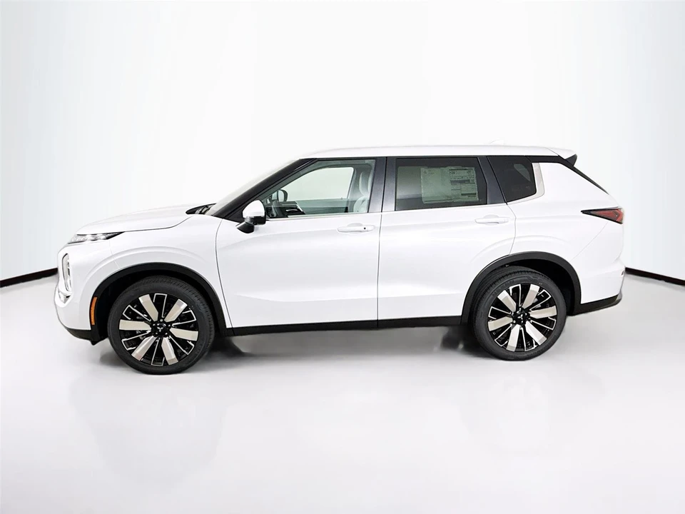 2026 Mitsubishi Outlander - Image 4 of 21