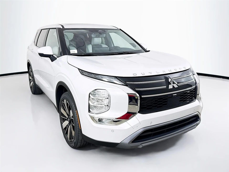 2026 Mitsubishi Outlander - Image 2 of 21