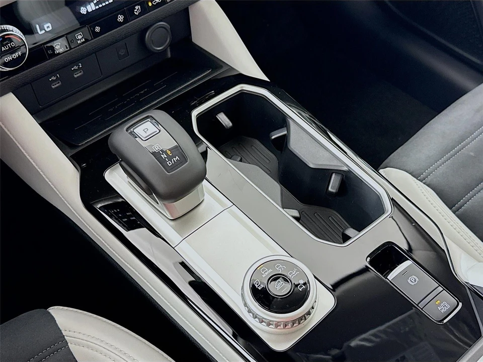 2026 Mitsubishi Outlander - Image 16 of 21