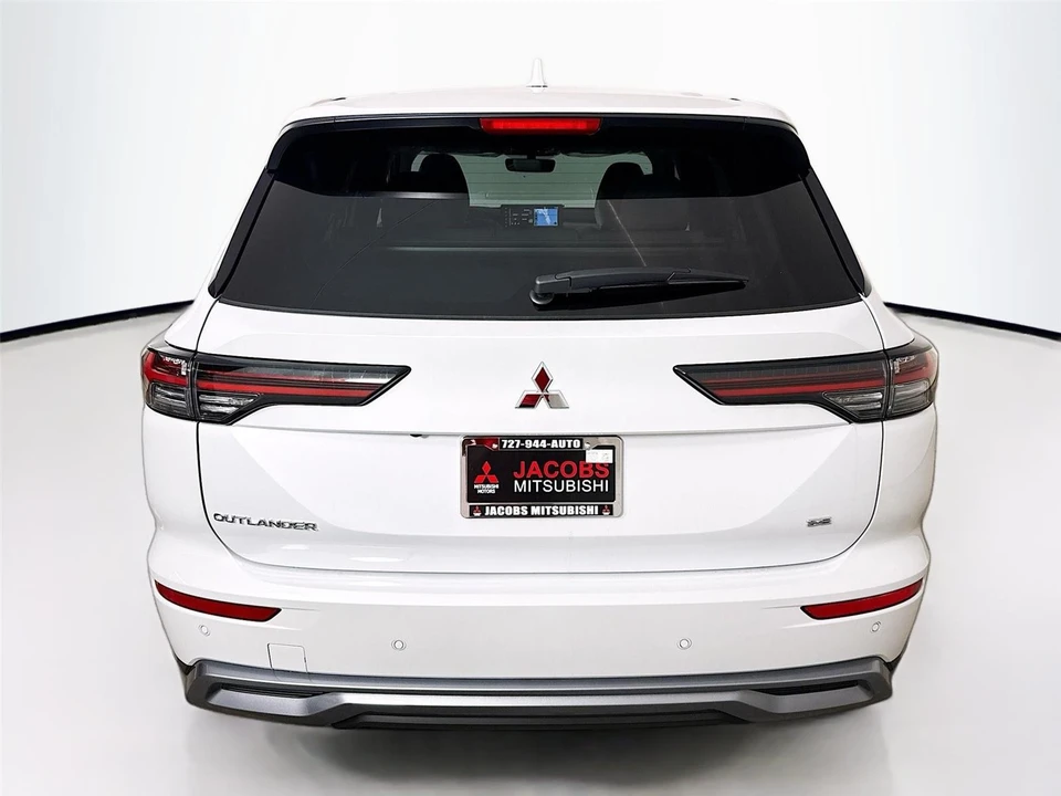 2026 Mitsubishi Outlander - Image 6 of 21