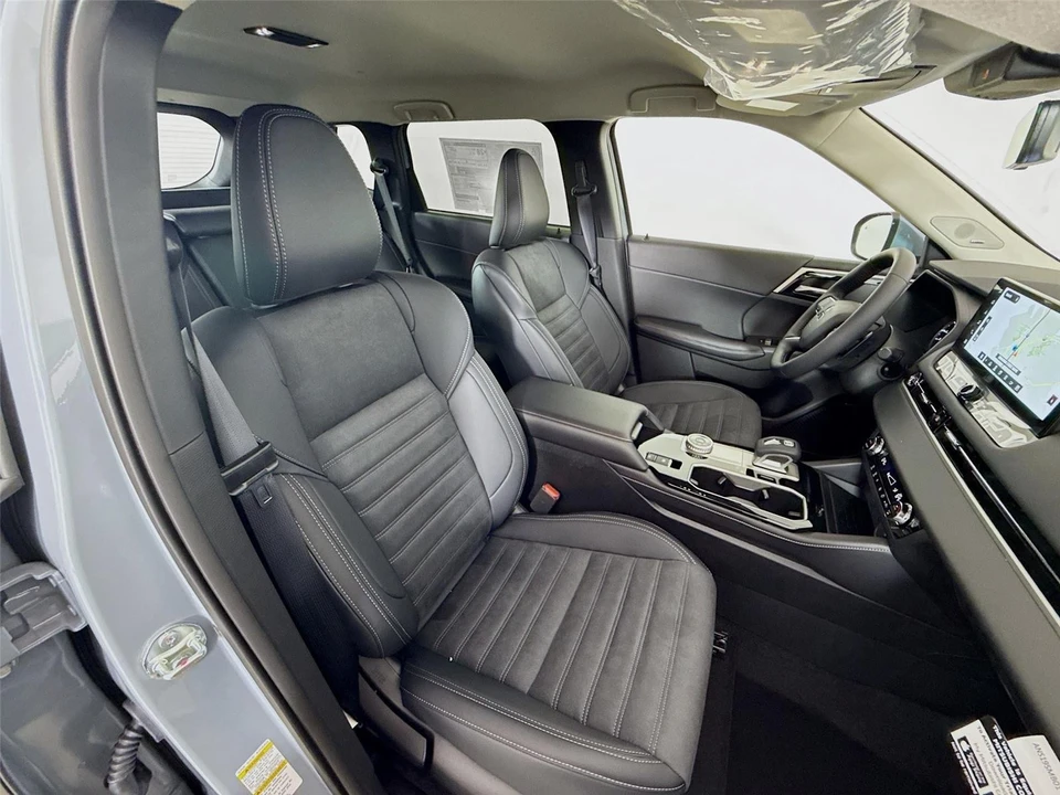 2026 Mitsubishi Outlander - Image 20 of 21