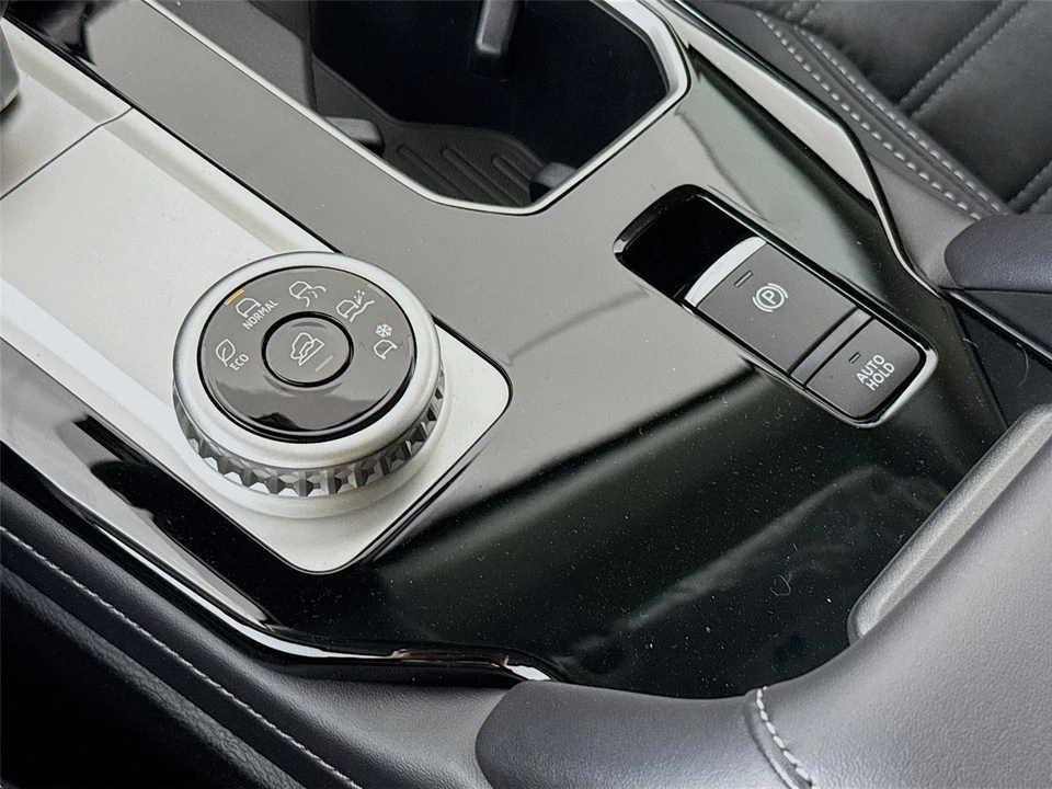 2026 Mitsubishi Outlander - Image 11 of 21