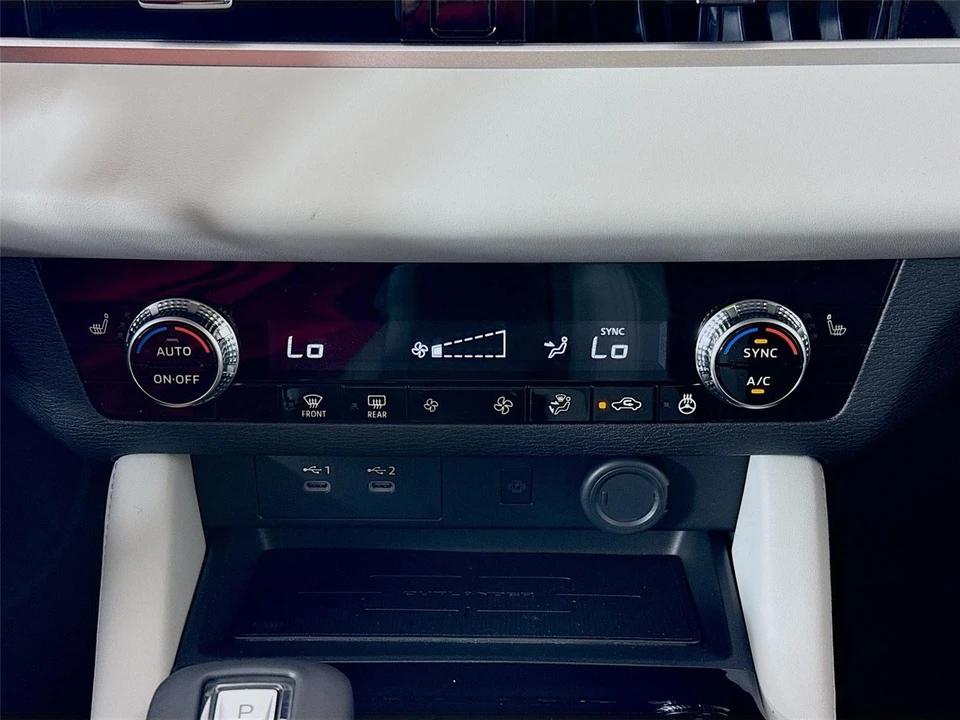 2026 Mitsubishi Outlander - Image 15 of 21
