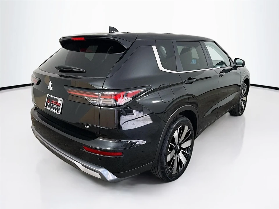 2026 Mitsubishi Outlander - Image 7 of 21