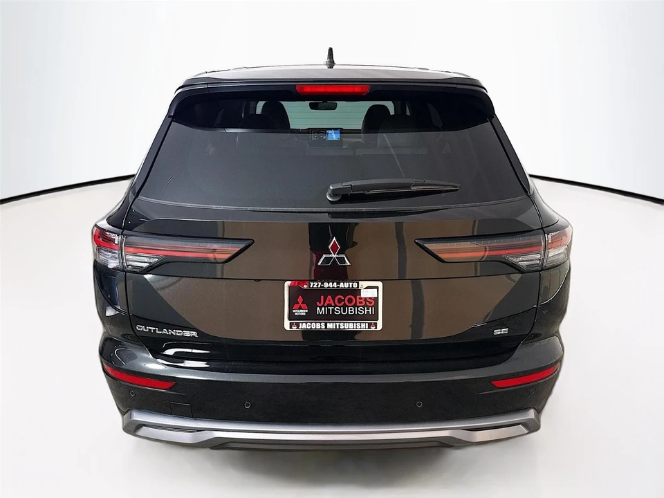 2026 Mitsubishi Outlander - Image 9 of 21