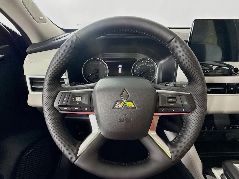 2026 Mitsubishi Outlander - Image 11 of 21