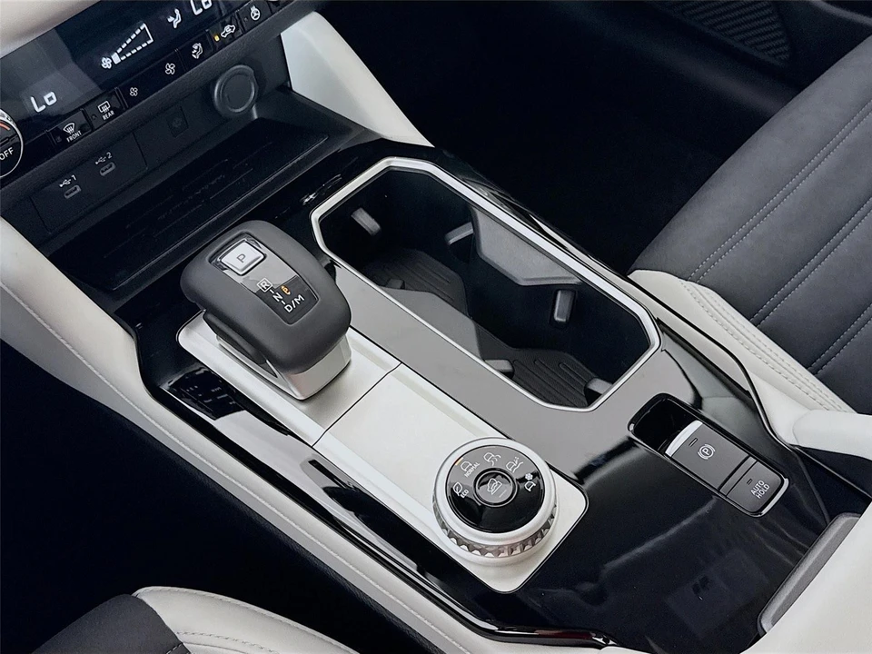 2026 Mitsubishi Outlander - Image 16 of 21