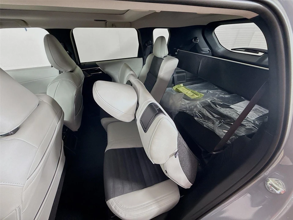 2026 Mitsubishi Outlander - Image 18 of 21