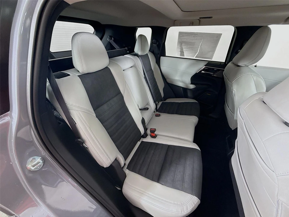 2026 Mitsubishi Outlander - Image 21 of 21