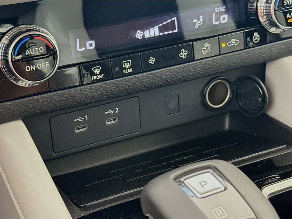 2026 Mitsubishi Outlander - Image 15 of 21