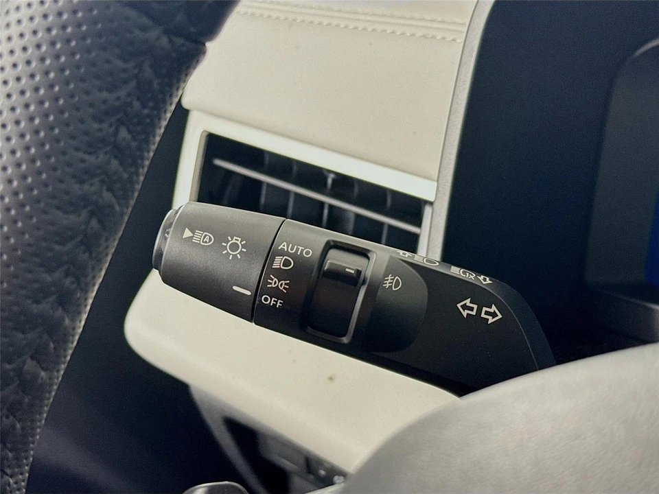 2026 Mitsubishi Outlander - Image 5 of 21