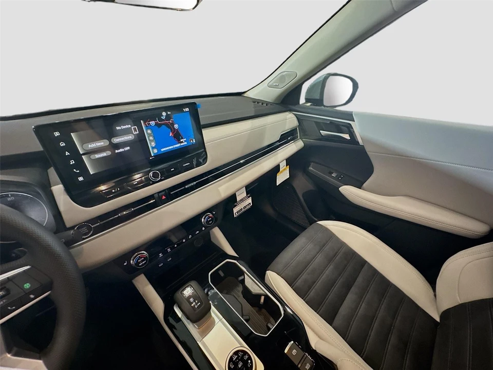 2026 Mitsubishi Outlander - Image 8 of 21