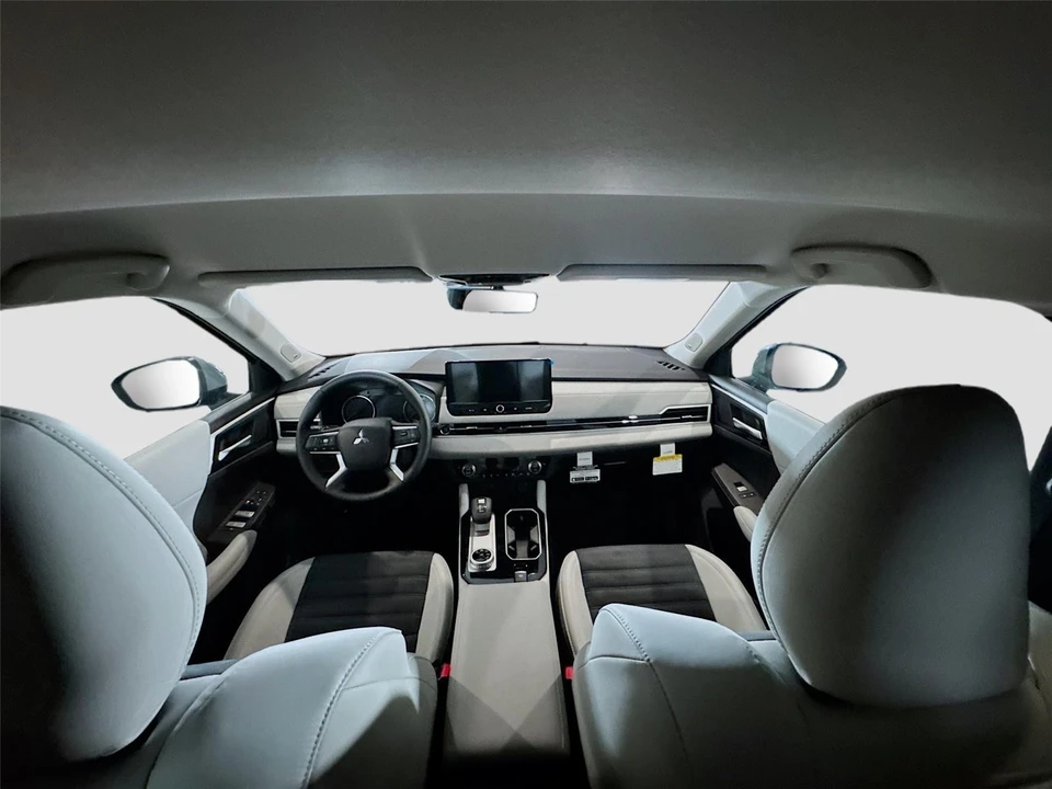 2026 Mitsubishi Outlander - Image 20 of 21