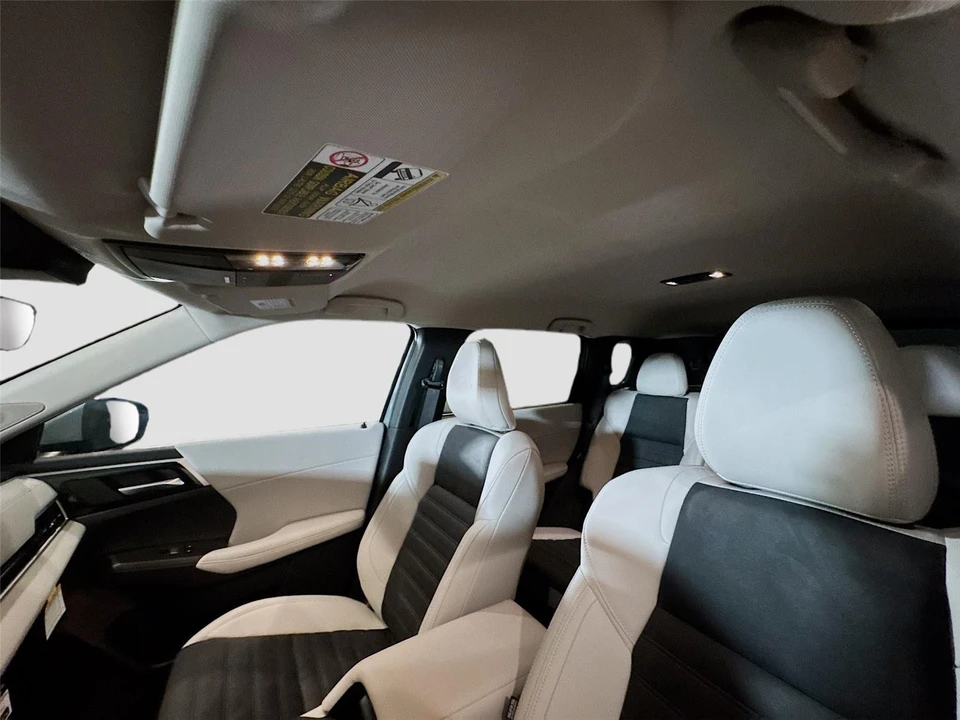 2026 Mitsubishi Outlander - Image 18 of 21