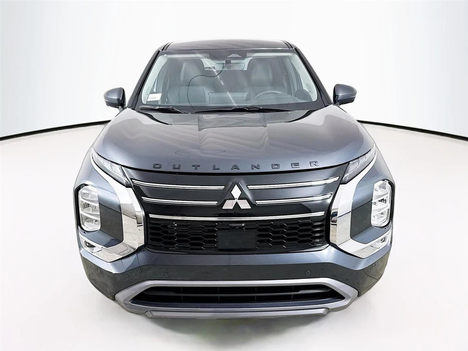 2026 Mitsubishi Outlander - Image 2 of 21