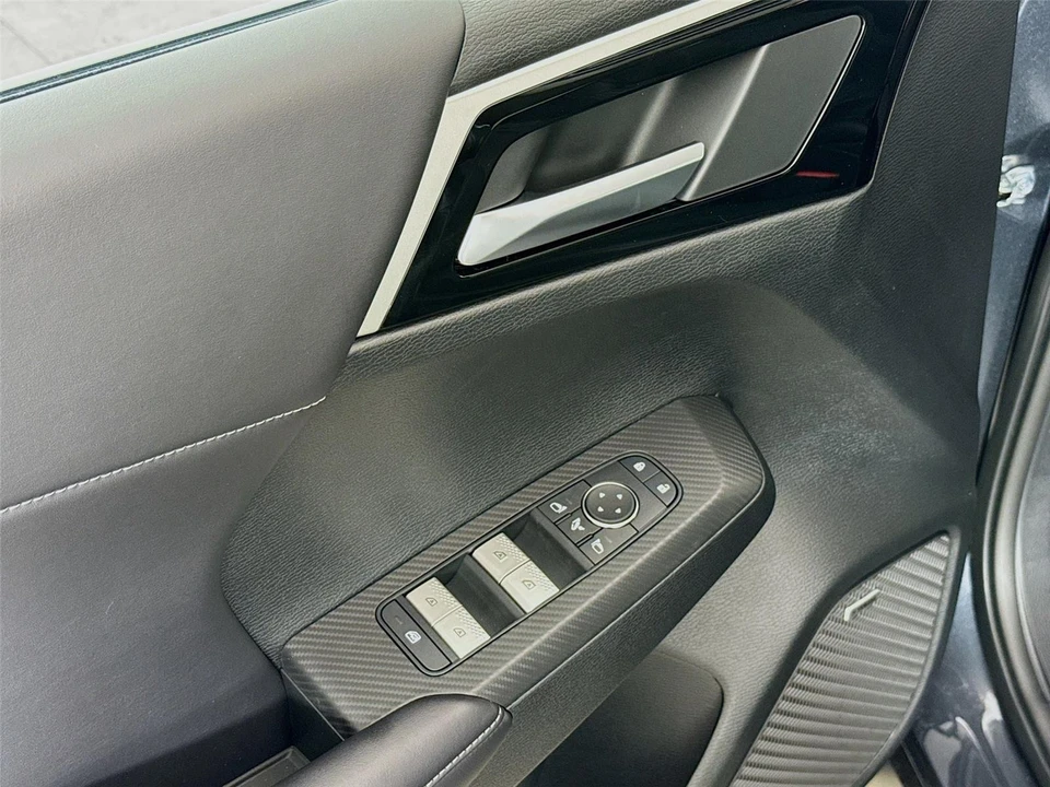 2026 Mitsubishi Outlander - Image 18 of 21