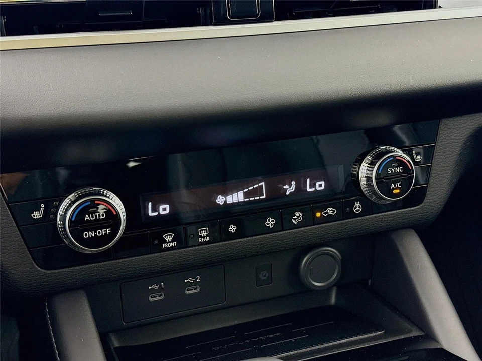 2026 Mitsubishi Outlander - Image 16 of 21