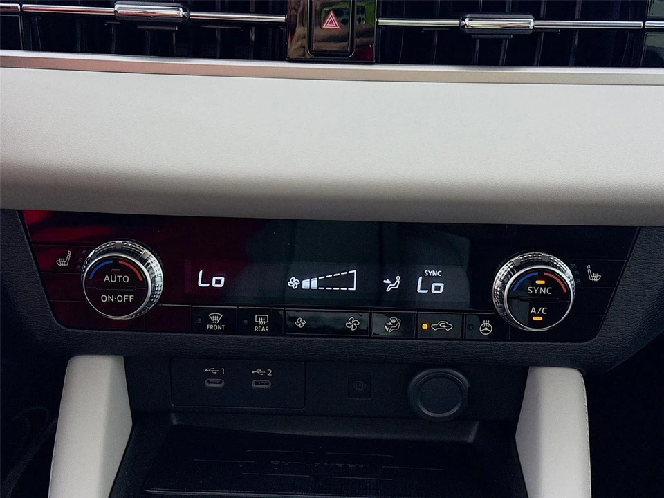 2026 Mitsubishi Outlander - Image 15 of 21