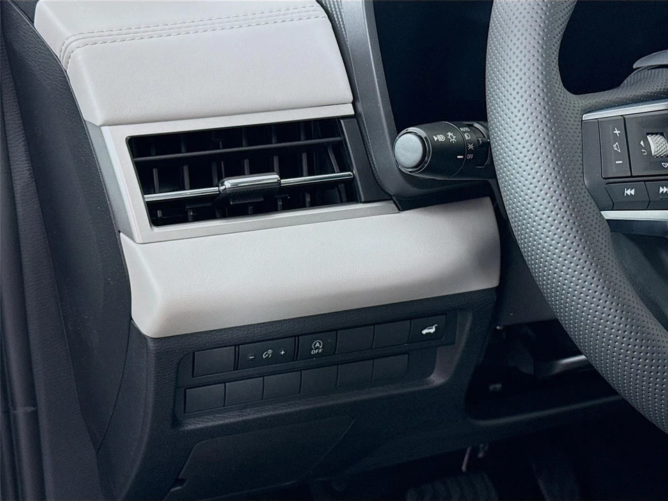 2026 Mitsubishi Outlander - Image 10 of 21
