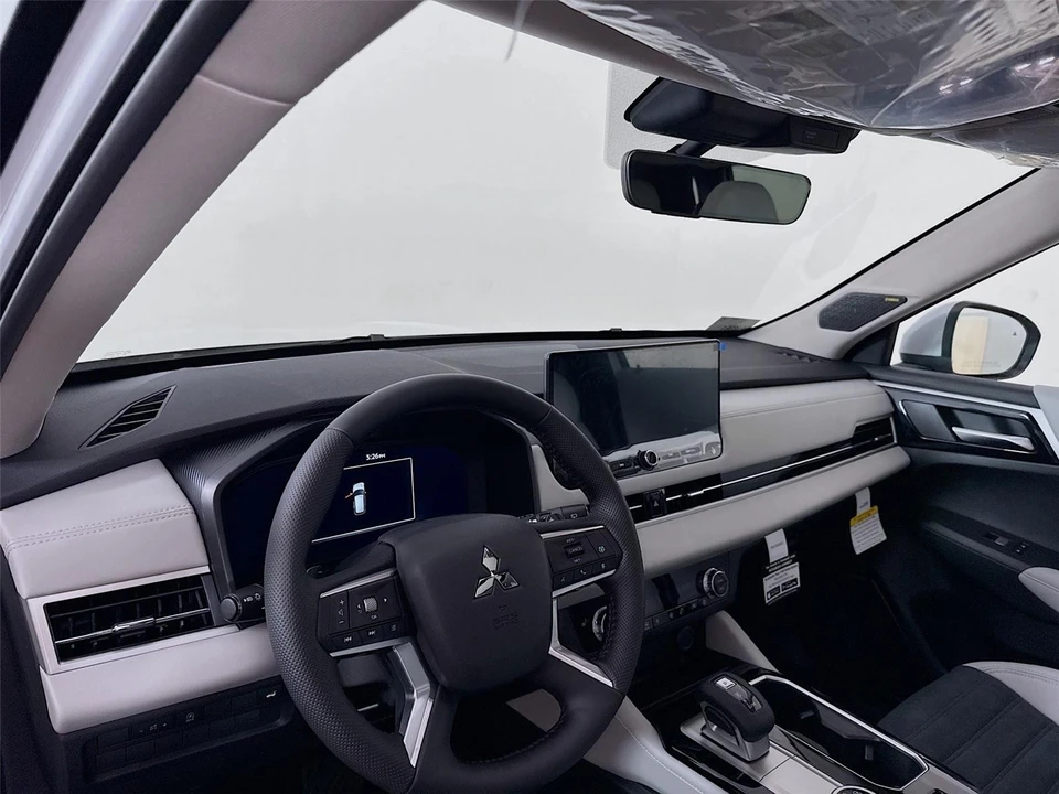 2026 Mitsubishi Outlander - Image 9 of 21
