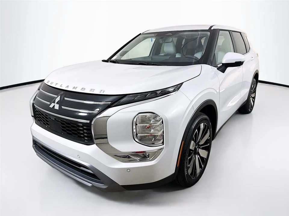 2026 Mitsubishi Outlander - Image 3 of 21