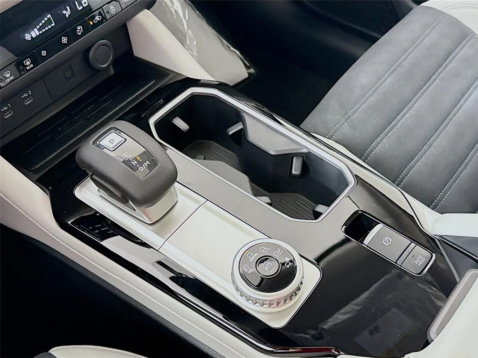 2026 Mitsubishi Outlander - Image 16 of 21