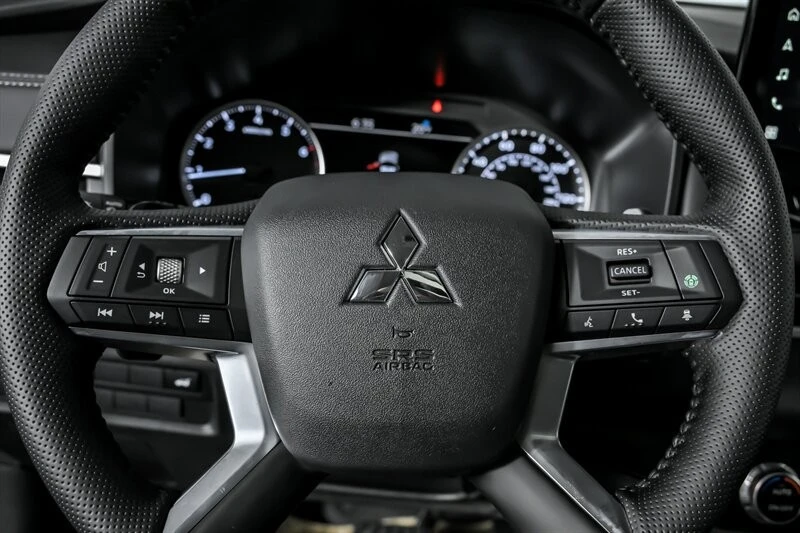 2026 Mitsubishi Outlander - Image 18 of 21
