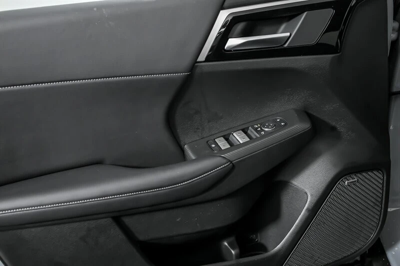 2026 Mitsubishi Outlander - Image 12 of 21