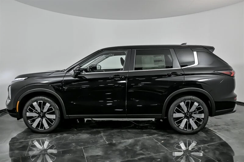 2026 Mitsubishi Outlander - Image 6 of 21