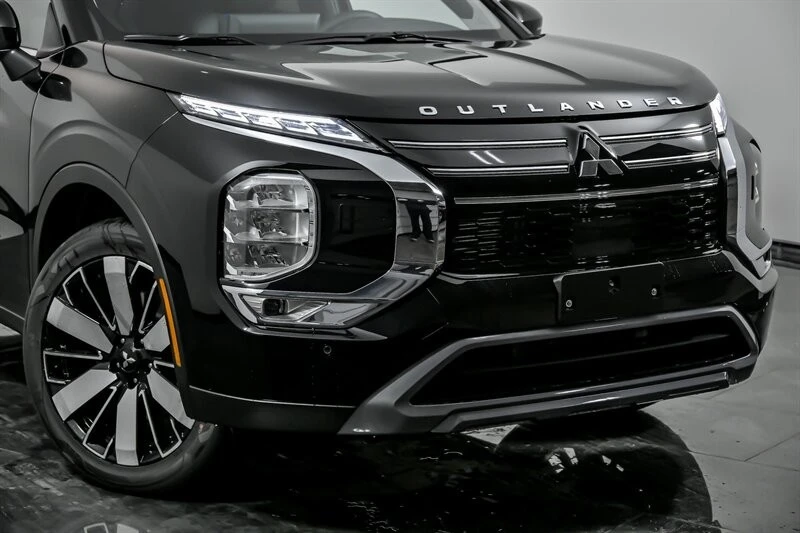 2026 Mitsubishi Outlander - Image 2 of 21