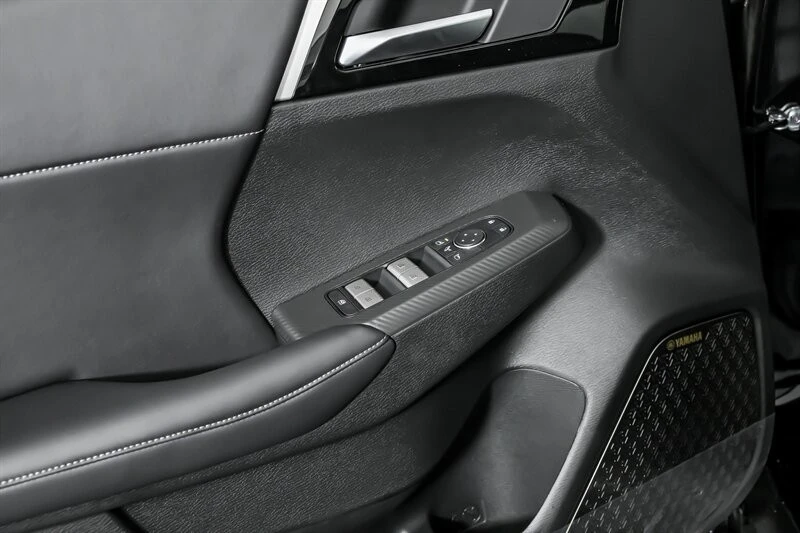 2026 Mitsubishi Outlander - Image 11 of 21