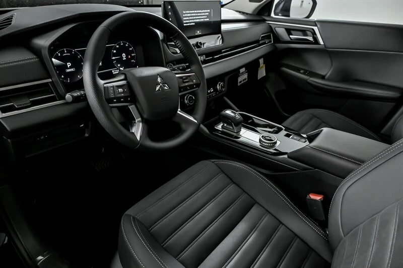 2026 Mitsubishi Outlander - Image 11 of 23