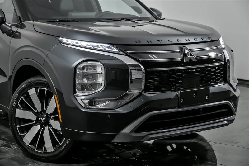 2026 Mitsubishi Outlander - Image 2 of 23