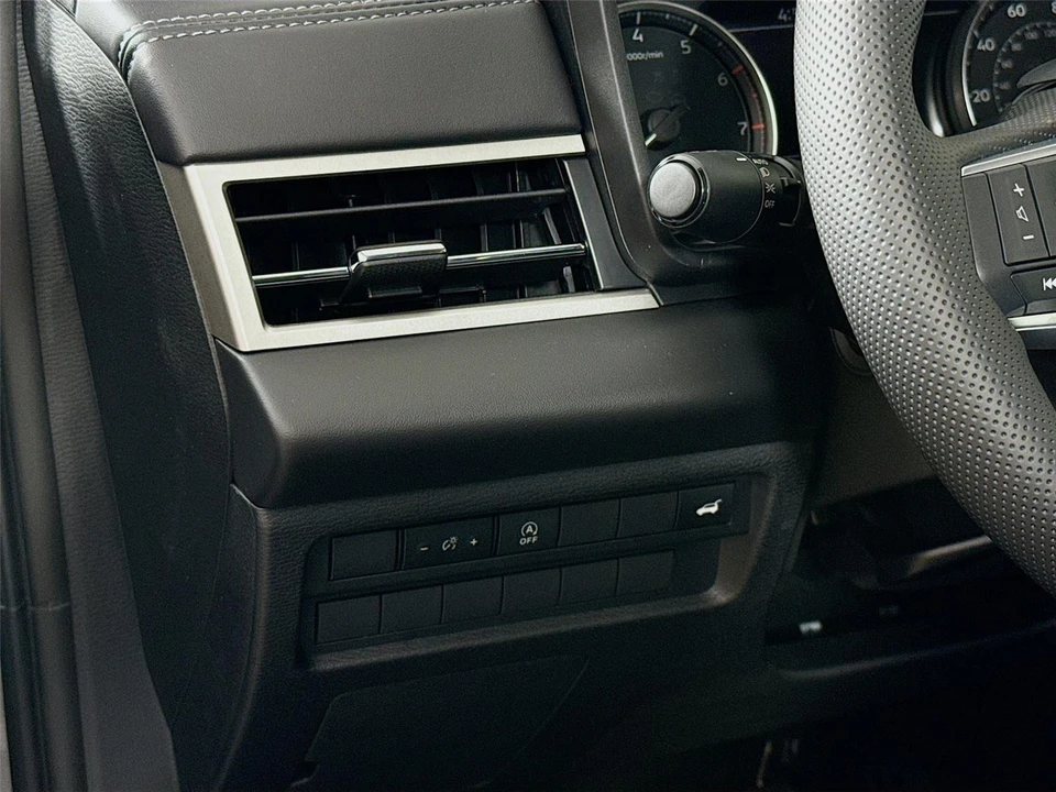 2026 Mitsubishi Outlander - Image 10 of 21